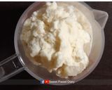 A picture of step 5 of Grass Jelly Snow Ice with Fresh Milk and Caramel Sauce.