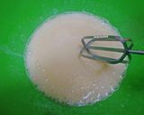 Foto langkah ke 5 dari resep Kue Kembang Goyang Renyah Anti Gagal.