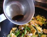 A picture of step 3 of Egg, Shrimp and Asparagus Chaa (Stir-fry) with the Fragrance of Bonito.