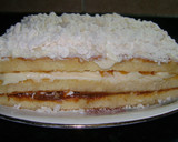 Foto del paso 9 de la receta: Chaja (torta con dulce de leche, crema y duraznos)