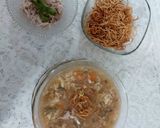 A picture of step 4 of Chicken and veg hot and sour soup.