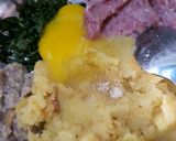 Foto langkah ke 2 dari resep Perkedel Kentang Corned.