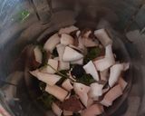 A picture of step 1 of Coconut chutney.