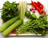 Hình bước làm 2 của món Gỏi chân gà-tôm chua