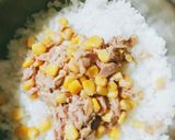 A picture of step 3 of Tuna Salad with Double Sauce Rice.