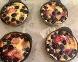 Une image de l'étape 2 de Petits clafoutis légers aux fruits rouges 🍓🫐.