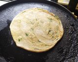 બટર ગાર્લિક પરોઠા (butter garlic parotha recipe in gujarati) રેસીપી સ્ટેપ3ફોટો
