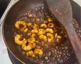 Foto langkah ke 5 dari resep Udang Mentega Saus Kecap.
