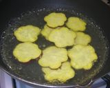 A picture of step 3 of Sweet Potato Snack With Caramel in the Center.