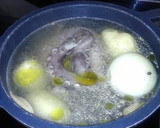 Foto del paso 1 de la receta: Pulpo con gratén de patatas con all i oli