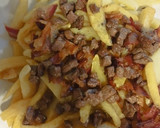 Foto del paso 6 de la receta: Chorrillana a mi estilo (con tocino carne y salsa de queso)