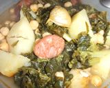 Foto del paso 4 de la receta: Potaje de grelos, garbanzos y chorizo casero