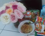 Foto langkah ke 4 dari resep Indomie Goreng Sambal Terasi.
