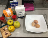 Foto del paso 1 de la receta: Bizcocho con manzana y chocolate