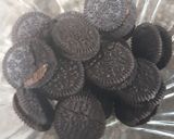 A picture of step 2 of Oreo shake.