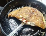 A picture of step 3 of Punjabi prawns omelette 🥚🍅.