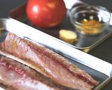 A picture of step 1 of Mackerel Tatsuta Topped with Grilled Tomato.