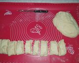 Vajas kifli recept fázis 3 fotója