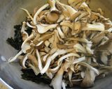 A picture of step 1 of Maitake Mushrooms and Nori Seaweed Tsukudani.