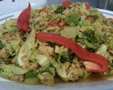 Foto langkah ke 2 dari resep Oseng kobis salmon.