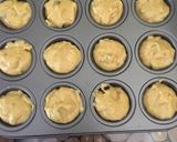 Foto langkah ke 5 dari resep Banana cup cake.