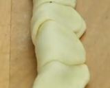 A picture of step 7 of Chicken bread roses.