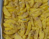 Foto langkah ke 3 dari resep Savory Cheesy Potato Wedges.