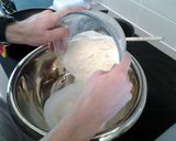 A picture of step 2 of Apple crumble.