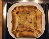 Une image de l'étape 3 de Flan aux poivrons et oignons aux saucisses et salade verte.
