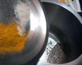 A picture of step 2 of Masoor Dal and Bottle Gourd with Onion-Tomato Tadka.