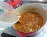 A picture of step 2 of Onion Gratin Soup.