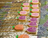 A picture of step 9 of Cookie Bouquet.