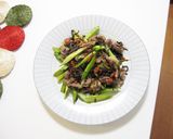 A picture of step 5 of Asparagus, Pork & Goji Berry Stir-Fry.
