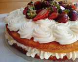 Foto del paso 10 de la receta: Torta de frutillas fácil con crema chantilly