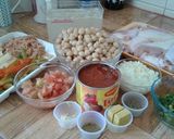 Foto del paso 1 de la receta: Cazuela de garbanzos y pavo atomatada