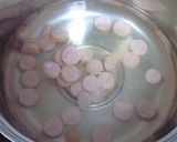 A picture of step 2 of Lettuce Onion Sausage Soup.