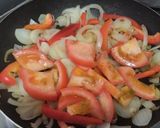 Foto del paso 3 de la receta: Carne🥩guisada🍅a mi manera🧄🧅🍱🍛