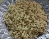 A picture of step 1 of Indo Chinese pasta.