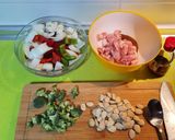 Foto del paso 1 de la receta: Pollo con almendras (estilo chino)