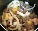 A picture of step 5 of Nikugaja (Simmered Meat and Potatoes): A Recipe to Hand Down to My Daughter.