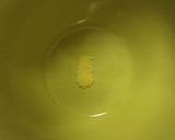 A picture of step 2 of Tsukimi Udon.