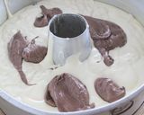 Foto langkah ke 6 dari resep Marmer cake.
