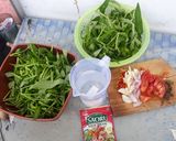 Foto langkah ke 1 dari resep Tumis kangkung kuah melipah.