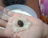 Foto langkah ke 6 dari resep Mochi Isi Coklat.