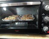 Foto langkah ke 10 dari resep Cheezy Sausage Boat.