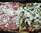 صورة لخطوة 3 من وصفة بيتزا 🍕 ببروني طريقة خاصة 😌
