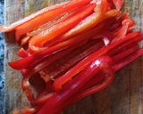 Foto del paso 1 de la receta: Salteado de pescadilla, cebolla y morrón