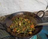 भिंडी टमाटर प्याज़ की सब्जी (bhindi tamatar pyaz ki sabzi recipe in Hindi) रेसिपी चरण 1 फोटो