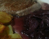 Foto del paso 3 de la receta: Solomillo de ternera con cebolla caramelizada al vino tinto