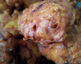 A picture of step 2 of Chicken pakodas.
